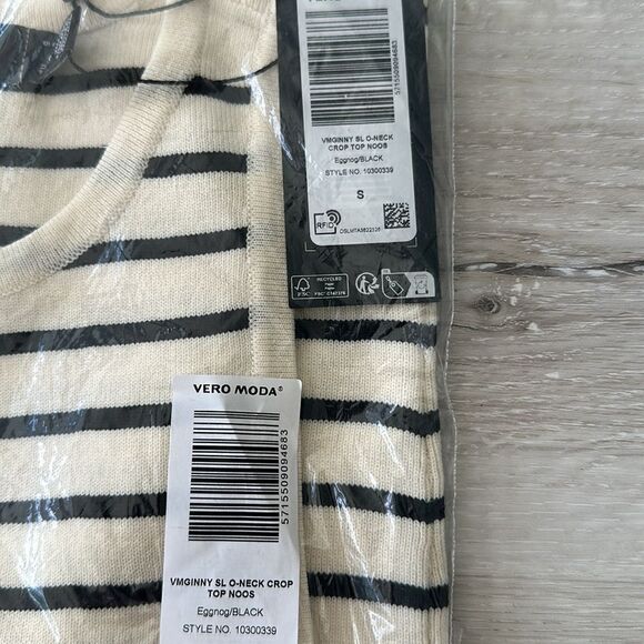 Vero Moda Sleevess Striped Tank Top in Mono Eggnog/Black S NWT IN PACKAGE - Picture 6 of 7